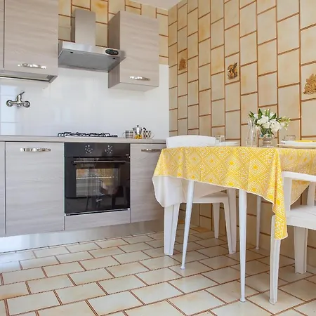 Casa Simona 3 *